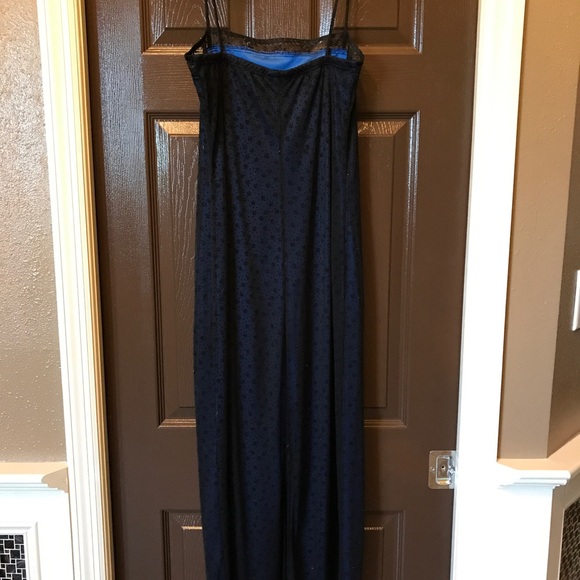 Long formal dress - Picture 4 of 4
